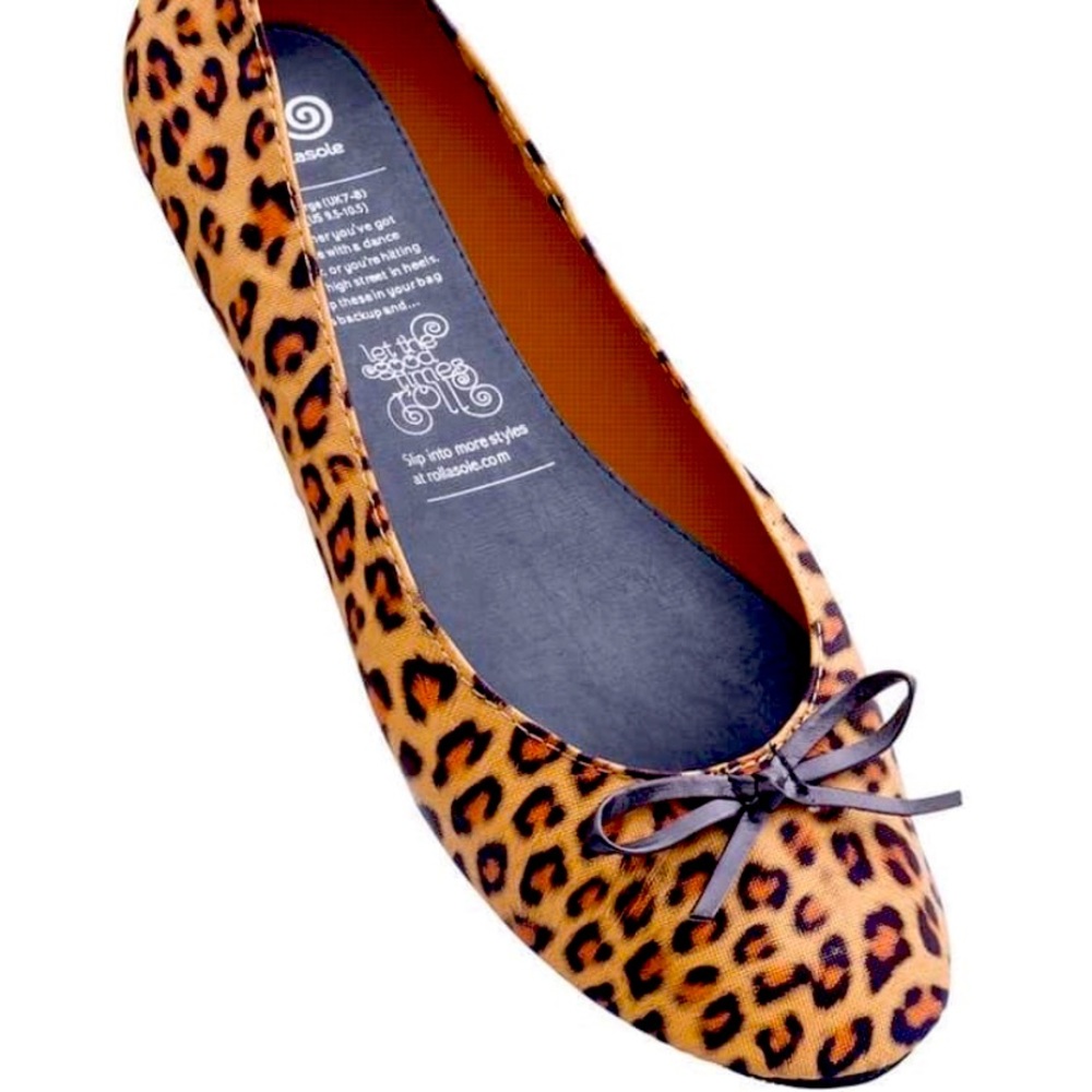 Small 5.5-6.5 Rollasole folding flats in leopard print